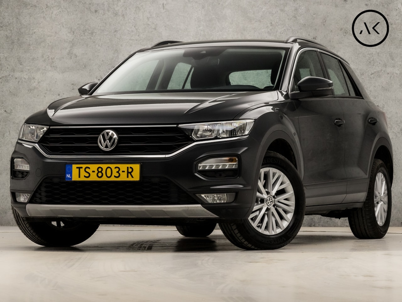 Volkswagen T-Roc - 1.0 TSI Sport (APPLE CARPLAY, NAP, GROOT NAVI, ADAPTIVE CRUISE, ARMSTEUN, SPORTSTOELEN, PA - AutoWereld.nl