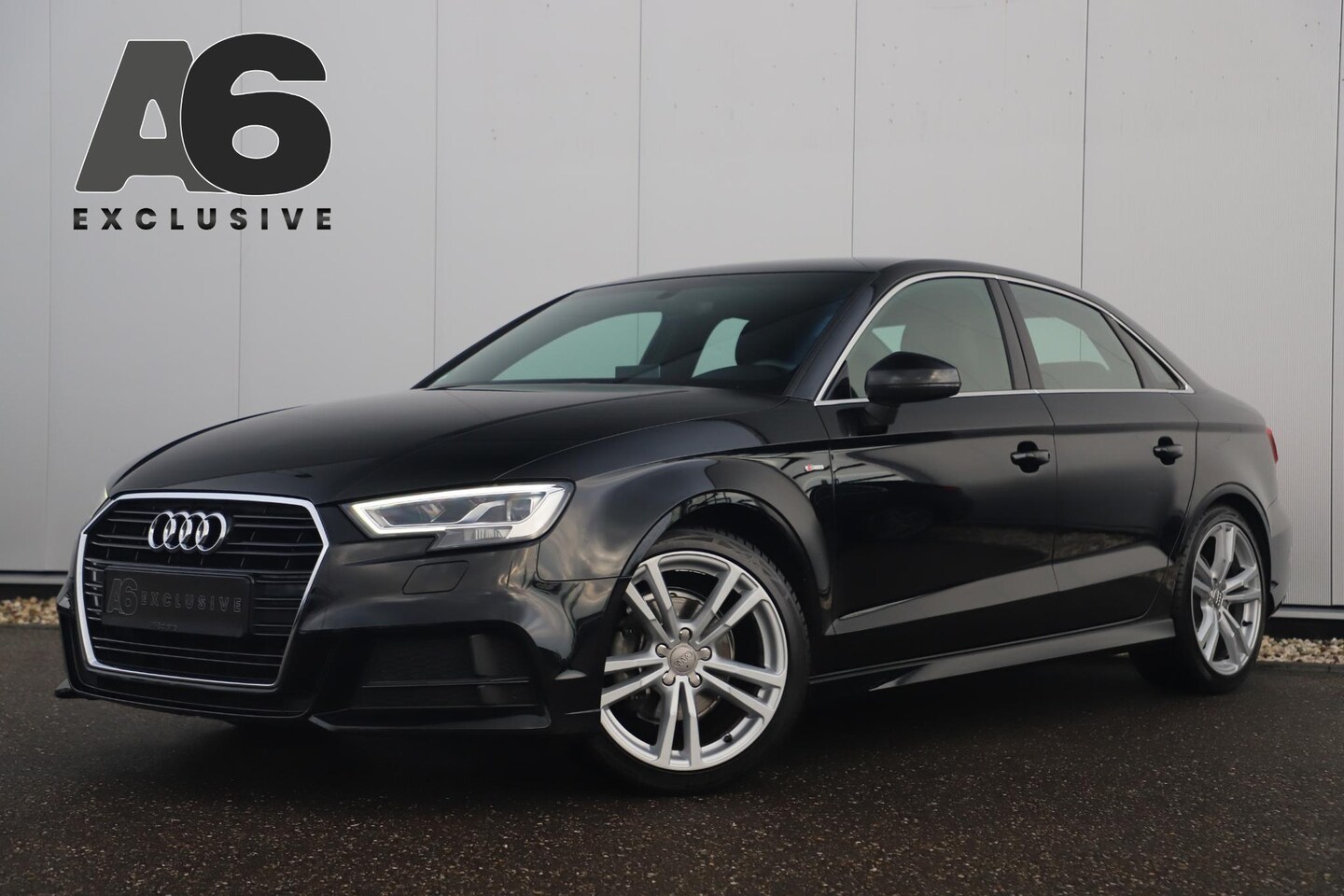 Audi A3 Limousine - 35 TFSI CoD S Line Sport 150PK Automaat Trekhaak Virtual Cockpit Half Leder 18 inch Full L - AutoWereld.nl