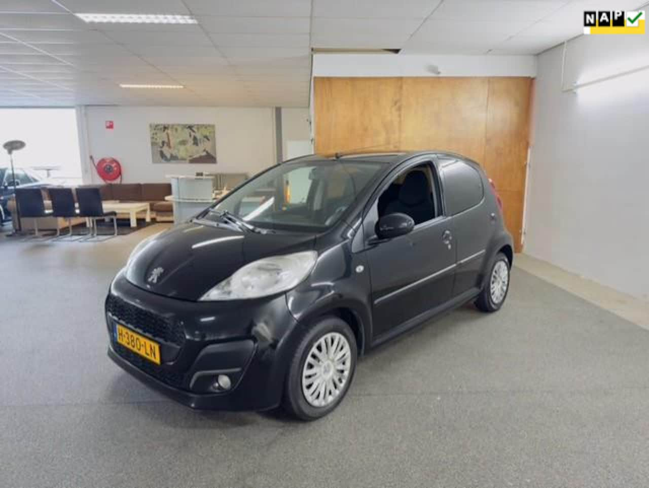 Peugeot 107 - 1.0 Active Apk Nieuw,2e Eigenaar,Airco,E-Ramen,N.A.P,5Deurs,2 sleutels + Facturen,Topstaat - AutoWereld.nl