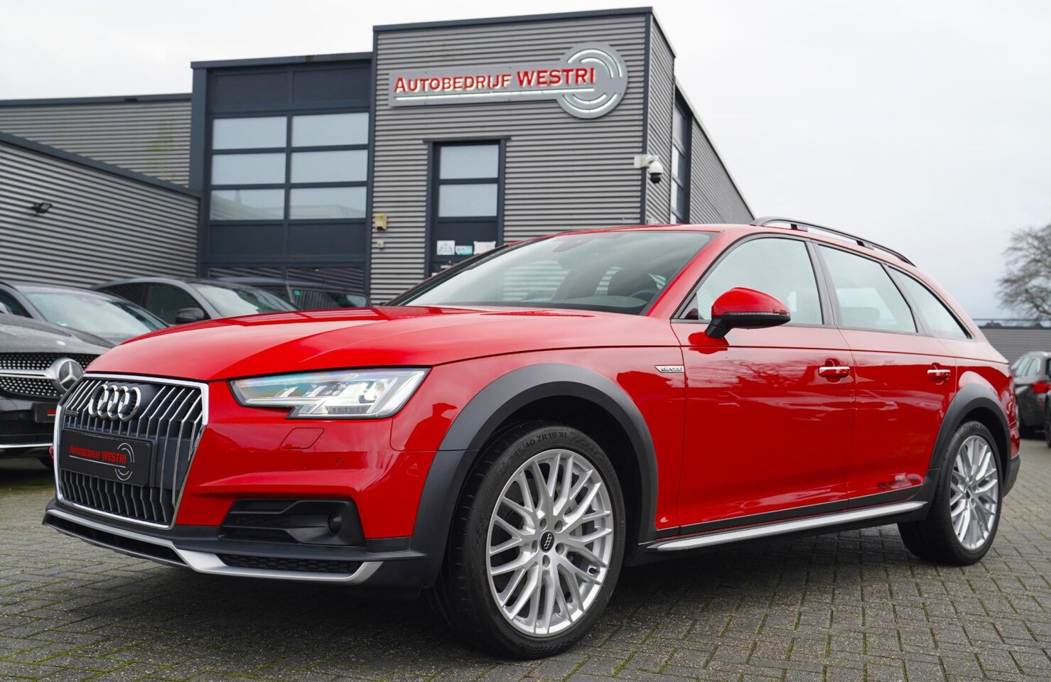 Audi A4 allroad quattro - 2.0 TFSI MHEV Edition | 252PK | LED koplampen | Luxe leder / Alcantara | Elektrische trekh - AutoWereld.nl