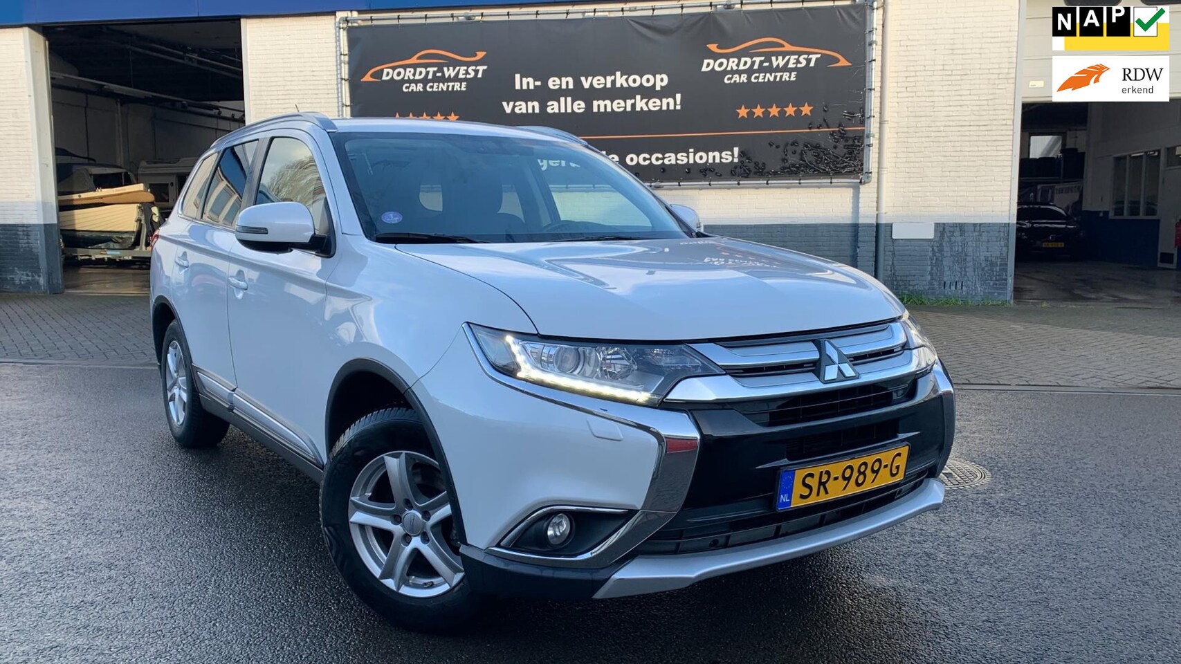 Mitsubishi Outlander - 2.0 Instyle 4WD 2.0 Instyle+ 4WD - AutoWereld.nl