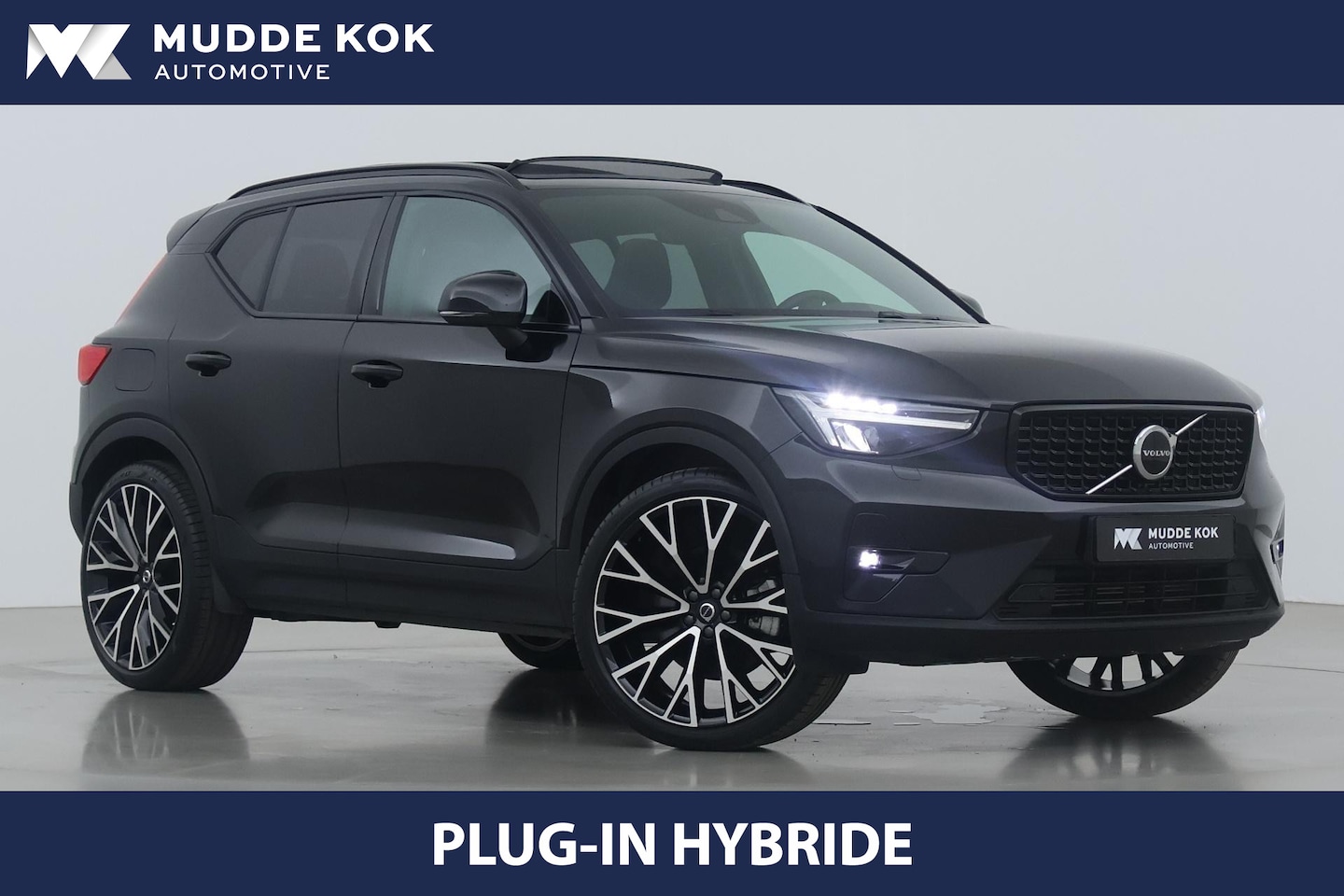 Volvo XC40 - T5 Recharge Plus Dark | Panoramadak | ACC | harman/kardon | Camera | Stoel+Stuurverwarming - AutoWereld.nl