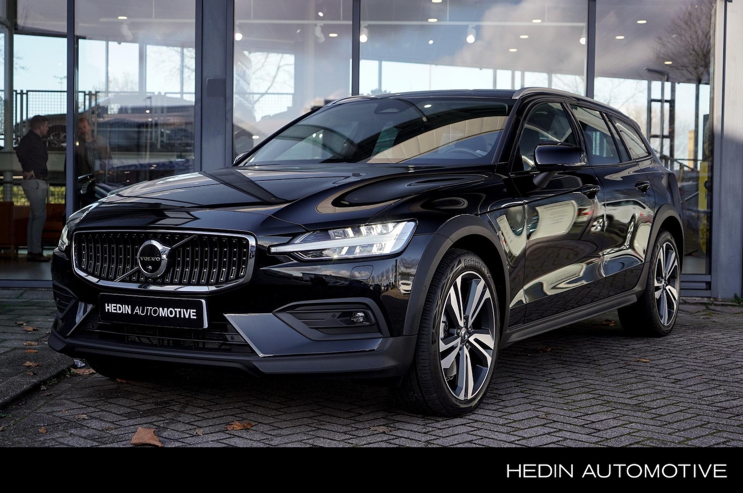 Volvo V60 Cross Country - 2.0 B5 AWD Ultimate | Automaat | Panoramadak Elektrisch | Lederen bekleding | Elektrisch v - AutoWereld.nl