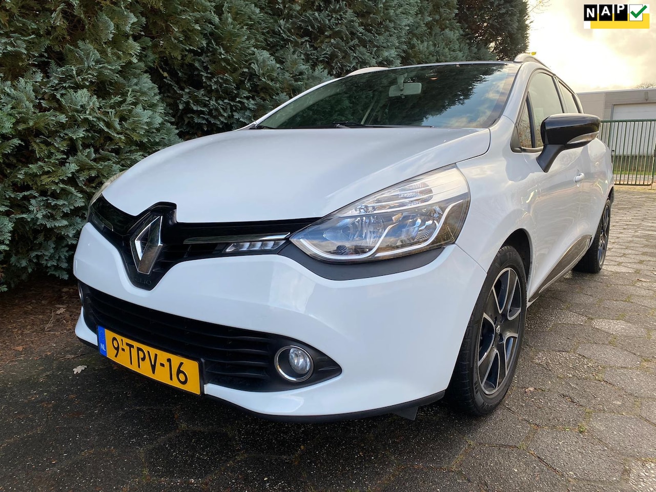 Renault Clio Estate - 0.9 TCe Authentique 0.9 TCe Authentique - AutoWereld.nl