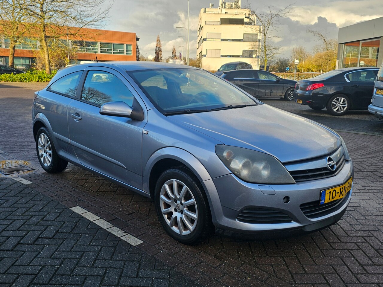 Opel Astra GTC - 1.4 Enjoy Handel / Export /Loop sloop - AutoWereld.nl