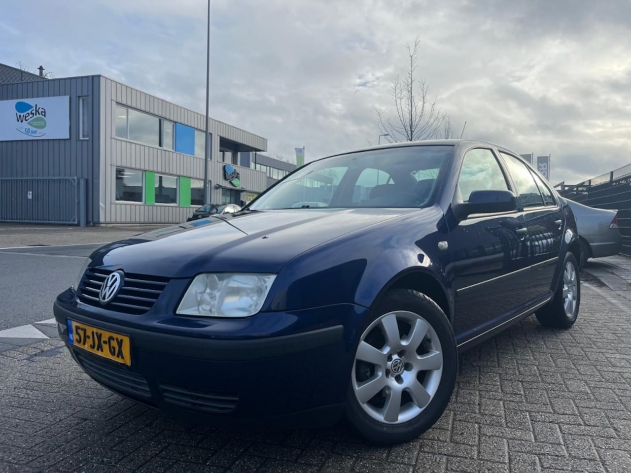 Volkswagen Bora - 1.6 Benzine AUTOMAAT Climatronic Luxe model - AutoWereld.nl