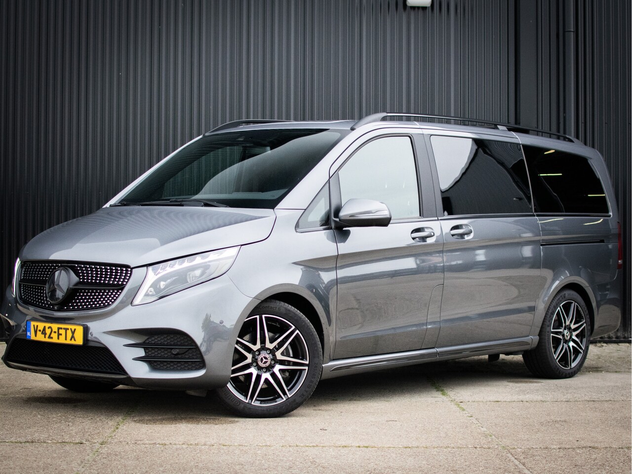 Mercedes-Benz V-klasse - V250d / V300d Lang DC AMG-Line | AIRMATIC | Lage bijtelling | AIRMATIC | LED | Elektrische - AutoWereld.nl