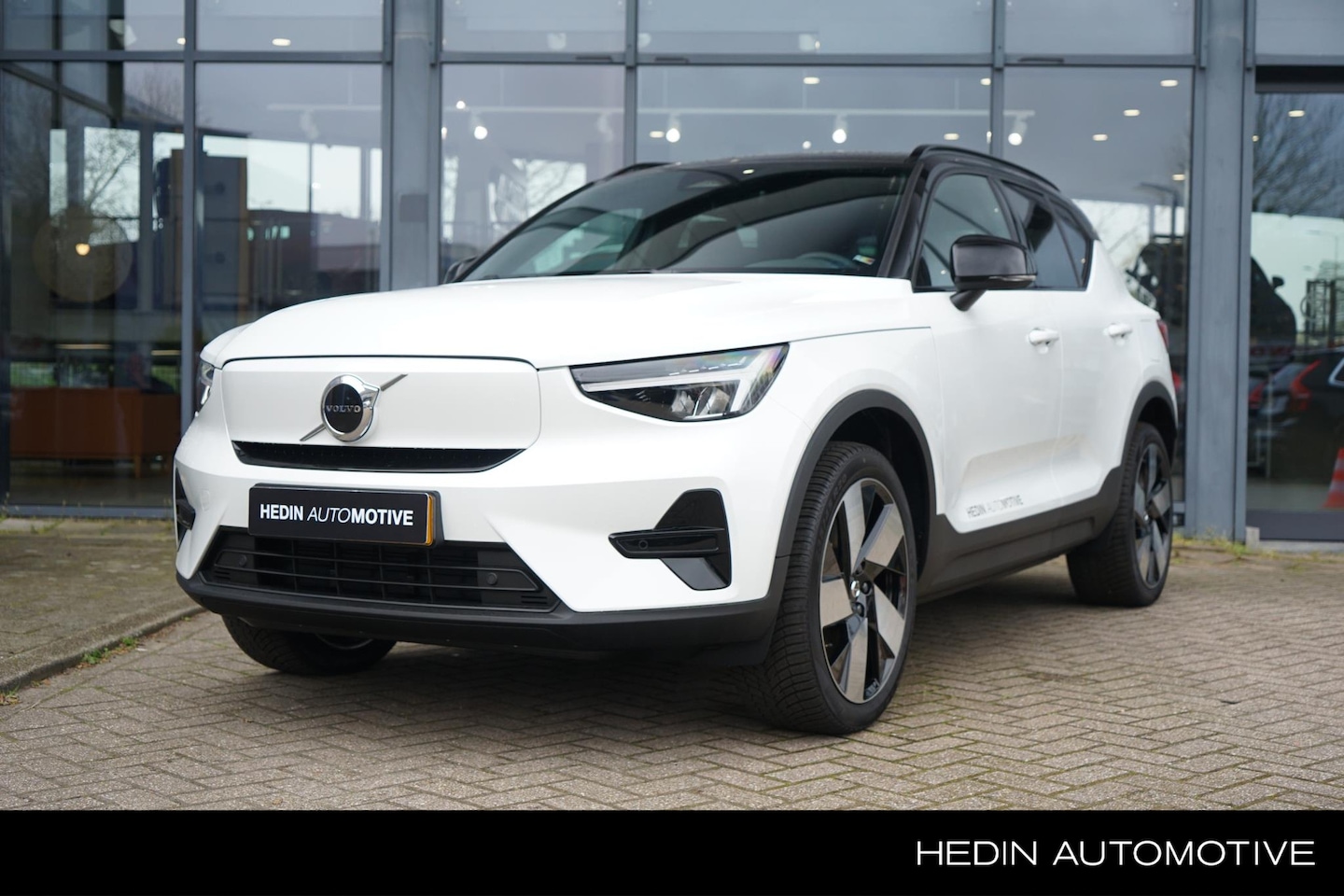 Volvo XC40 - Single Motor Extended Range Plus 82 kWh | Adaptieve Cruise + Pilot Assist | Stoel & Stuurv - AutoWereld.nl