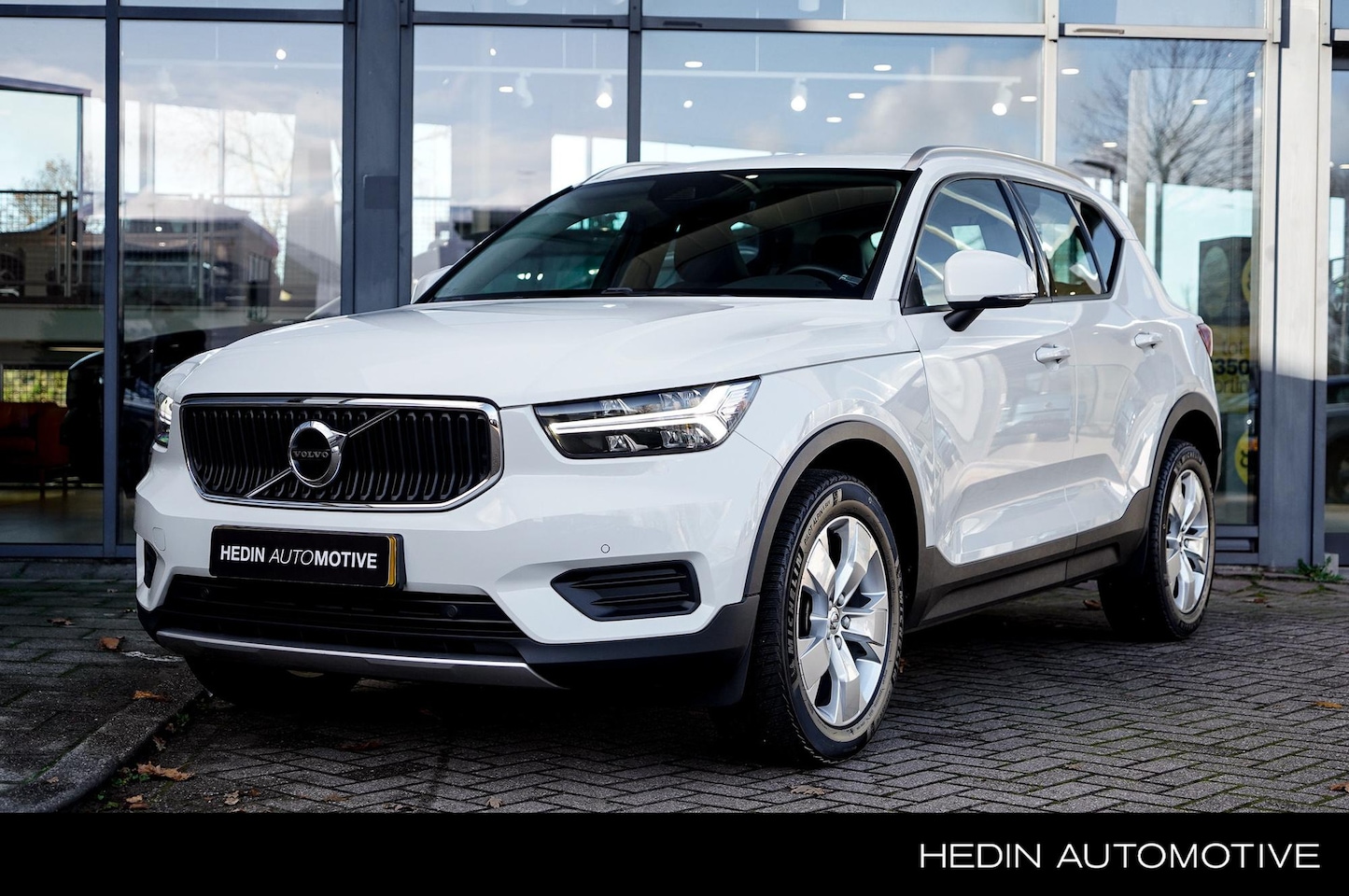 Volvo XC40 - 1.5 T3 Momentum Pro 1600 kg trekgewicht! | Automaat | Cruise Control | Navigatie | Parkeer - AutoWereld.nl