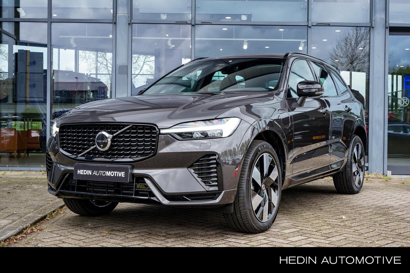 Volvo XC60 - 2.0 Recharge T6 AWD Ultimate Dark |Long Range Accu | Stoel & Stuurverwarming | 360 Camera - AutoWereld.nl