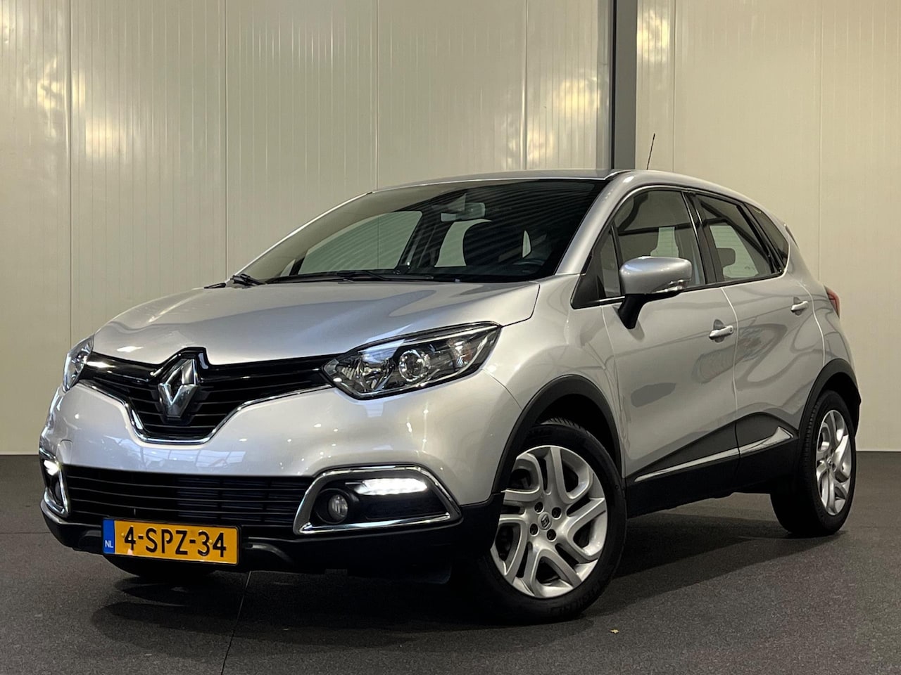 Renault Captur - 1.5 dCi Dynamique [ NL auto van 1e eig. NAP ] - AutoWereld.nl