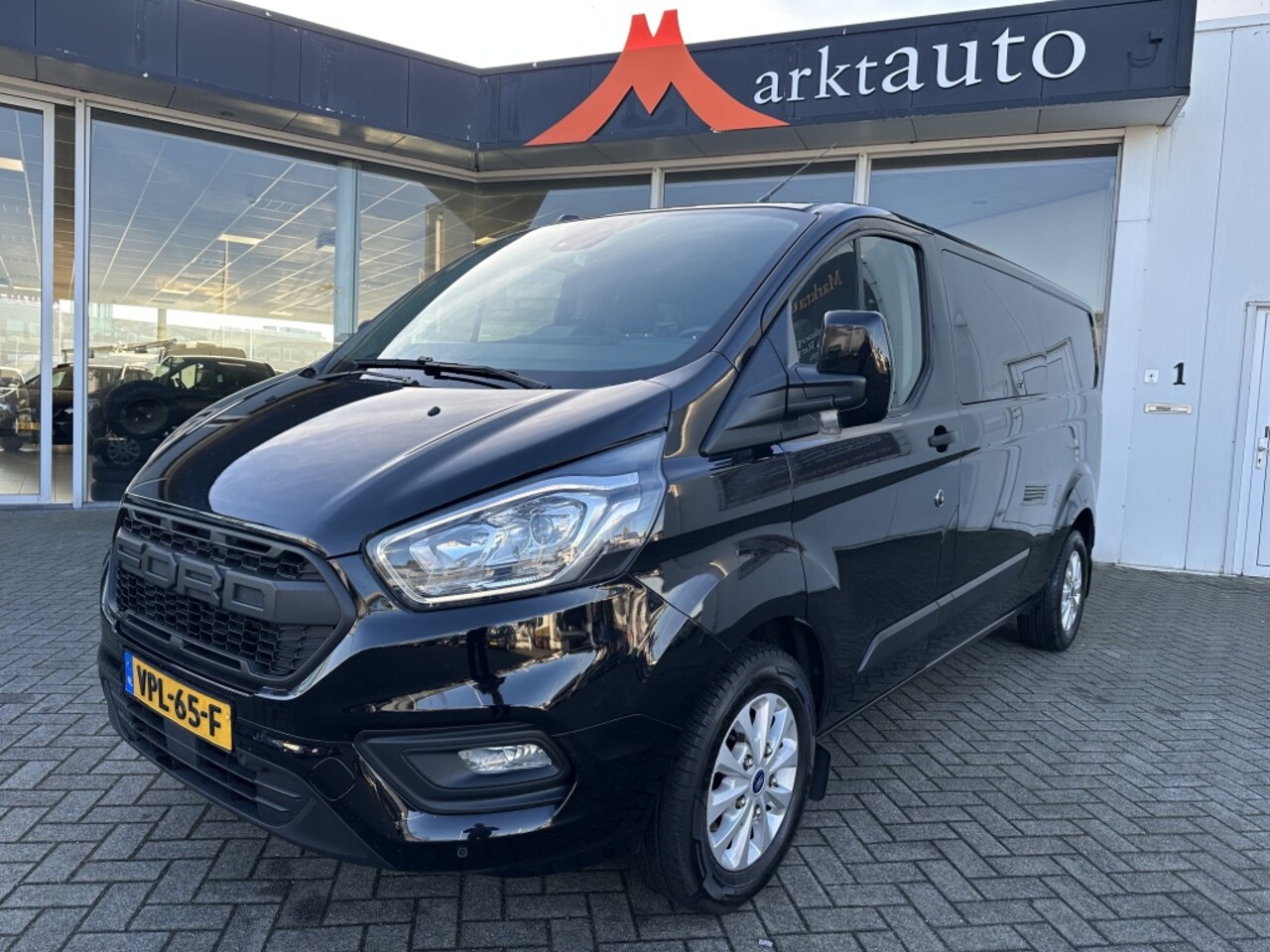 Ford Transit Custom - 320 2.0 TDCI L2H1 DC Trekhaak Bluetooth Cruise Led - AutoWereld.nl