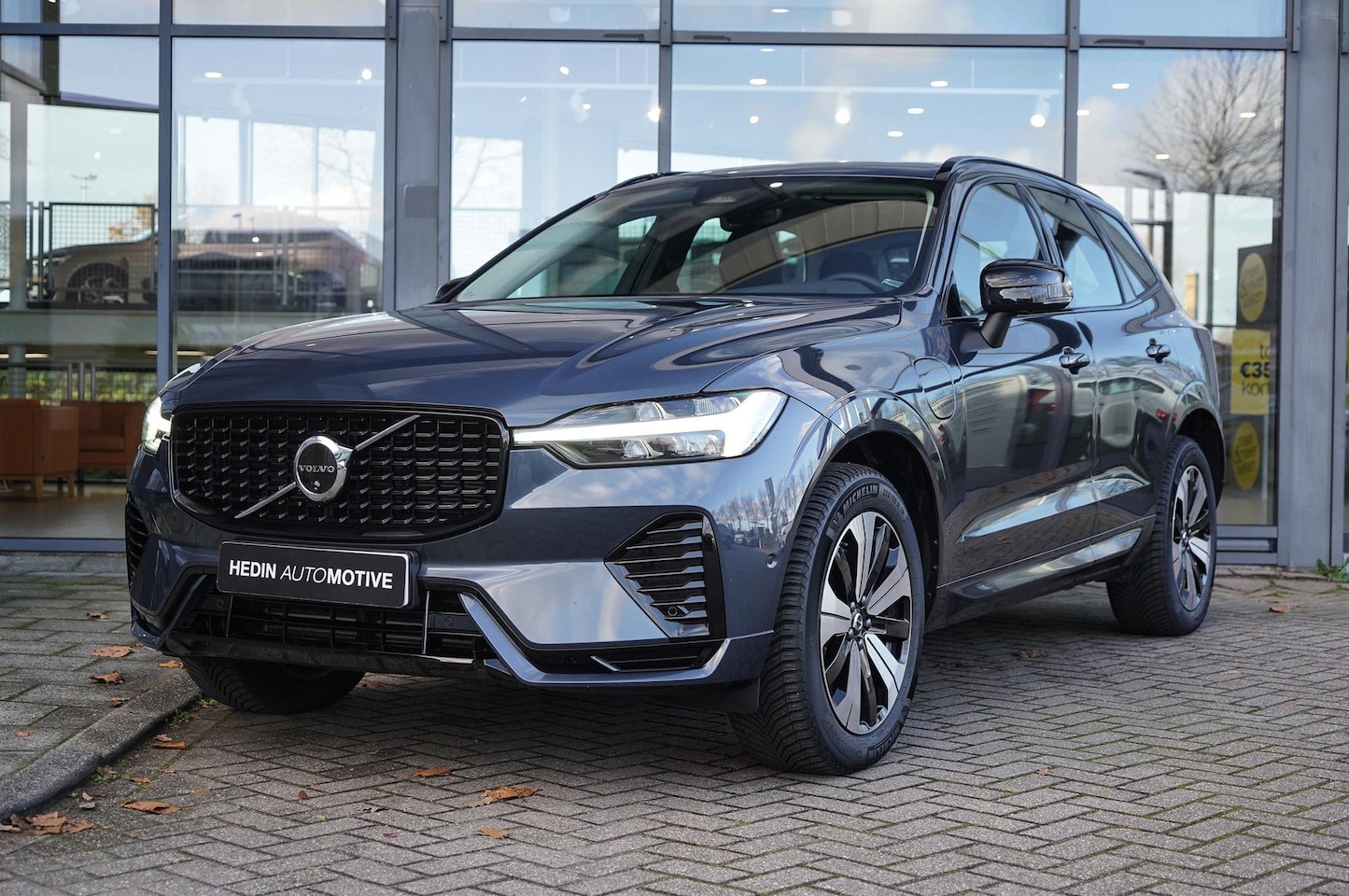 Volvo XC60 - 2.0 Recharge T6 AWD Plus Dark | Long Range Accu | Automaat | 2250 kg trekgewicht |Trekhaak - AutoWereld.nl