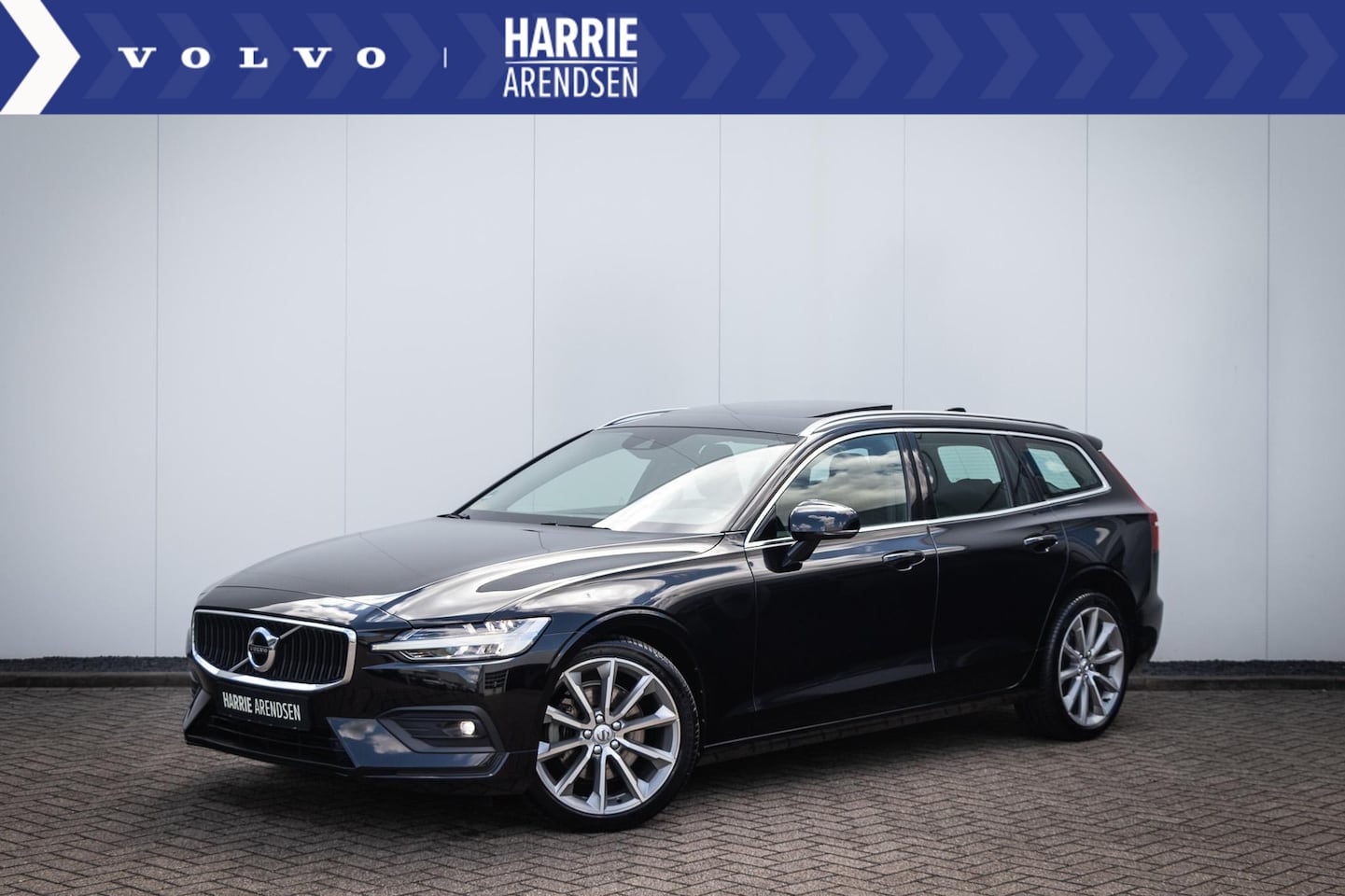 Volvo V60 - T4 Aut.8 Momentum Pro | Adaptieve Cruise Control | Lederen bekleding | Schuif-/kanteldak | - AutoWereld.nl