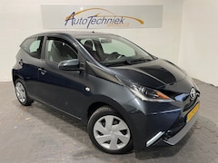 Toyota Aygo - 1.0 VVT-i X-play *Camera*Scherm*Bluetooth