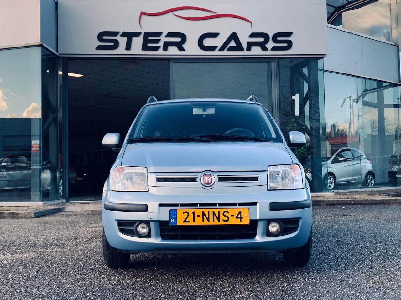 Fiat Panda - 1.2 Emotion 1.2 Emotion, Airco, 5 deur, Trekhaak, Dakdragers, APK, NAP - AutoWereld.nl