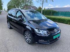 Volkswagen Sharan - 2.0 TDI DSG PANO LEDER 7 PERSOONS