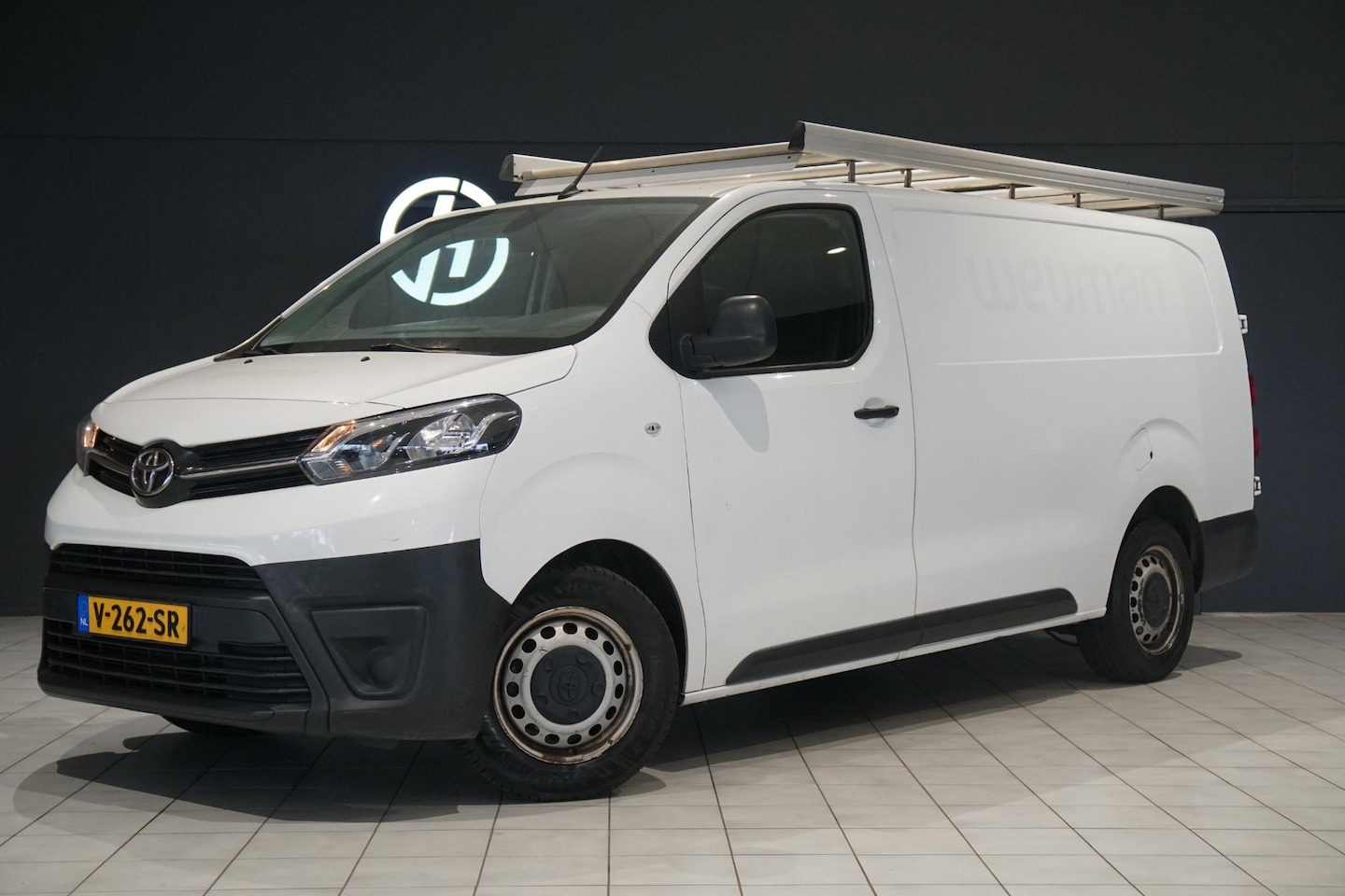 Toyota PROACE Long Worker - 2.0 D-4D Navigator + TREKHAAK / DAKIMPERIAAL/ - AutoWereld.nl