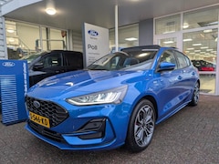 Ford Focus - 1.0 EcoB. Hybrid ST Line Panoramadak Ad Cruise Camera Winter Parking pack Dodehoek detecti