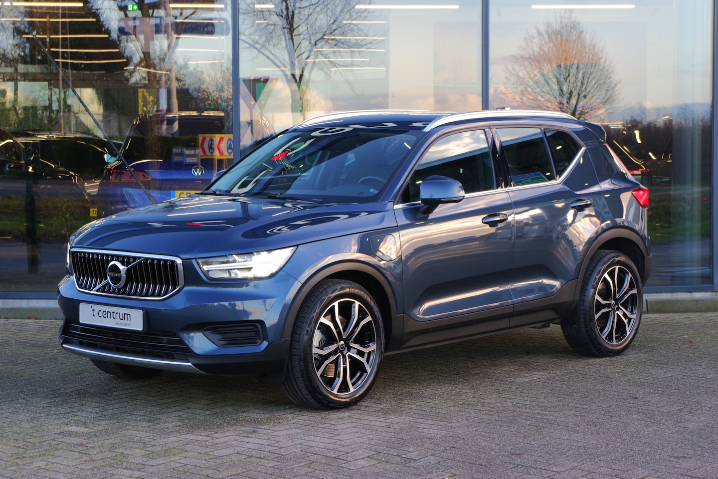 Volvo XC40 - 1.5 T4 211 PK Recharge PHEV Inscription Expression, Camera, 19" LM, Carplay - AutoWereld.nl