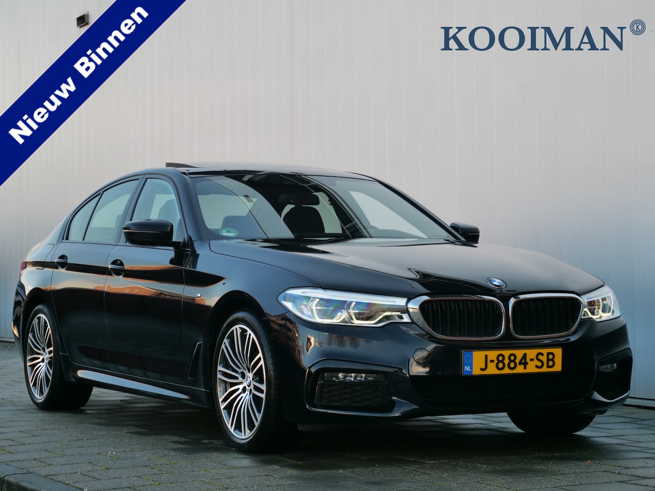 BMW 5-serie - 520i 184pk High Executive Edition M-pakket Automaat Schuifdak / 19 Inch / Matrix-LED - AutoWereld.nl