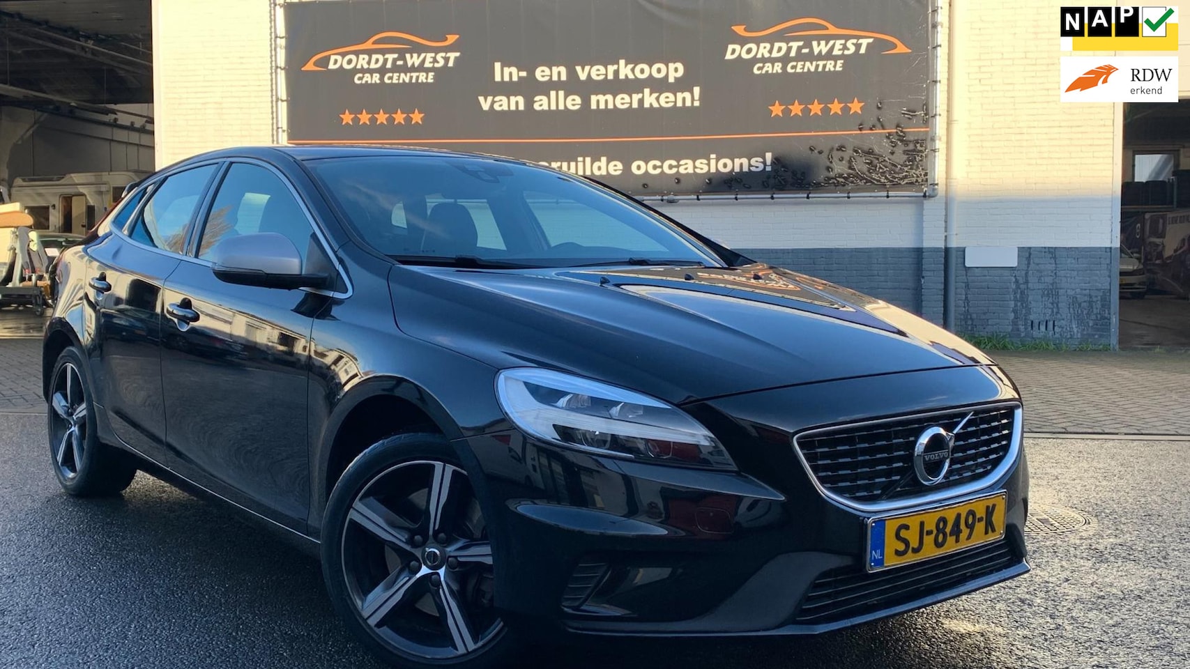 Volvo V40 - 2.0 T4 Business Sport|Automaat| - AutoWereld.nl