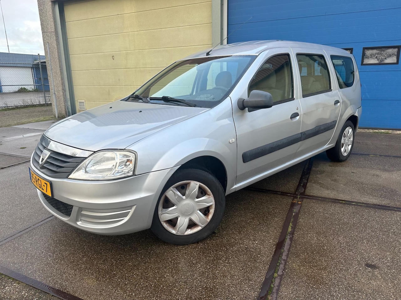 Dacia Logan MCV - 1.6 MPI Ambiance 7p. Airco! 2011 NW KOPPELING! - AutoWereld.nl