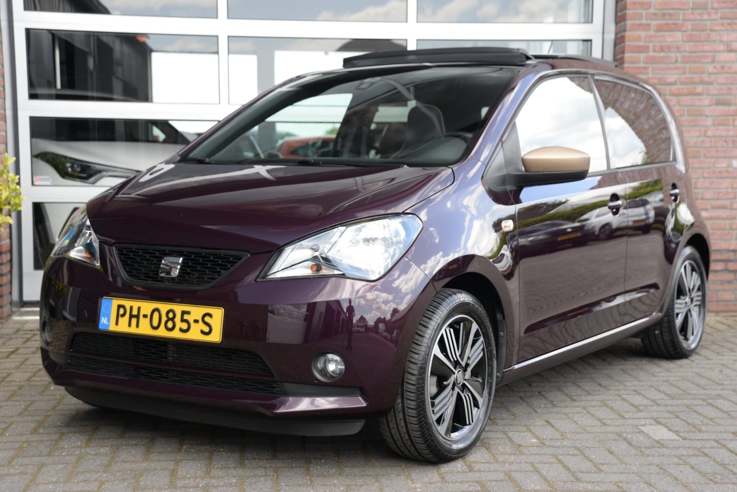 Seat Mii - 1.0 Mii by Cosmopolitan | Panoramadak | Leder/Alcan. | PDC | Cruise | - AutoWereld.nl