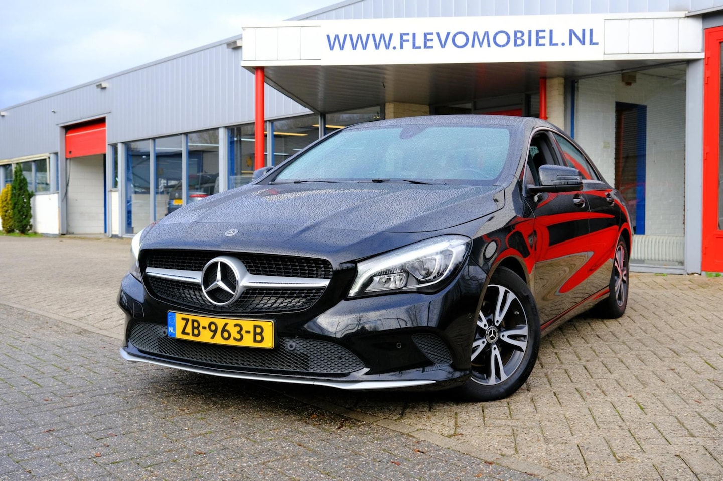 Mercedes-Benz CLA-Klasse - 180 Ambition Aut. LED|Half Leder|LMV|PDC|Navi - AutoWereld.nl