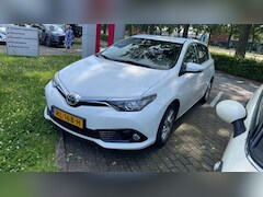 Toyota Auris - 1.2T Dynamic