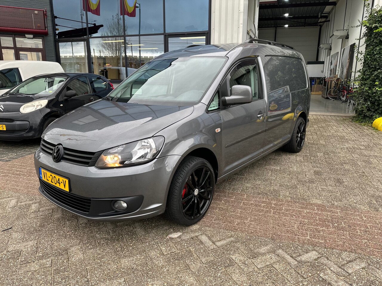 Volkswagen Caddy Maxi - 1.6 TDI AUTOMAAT - AutoWereld.nl