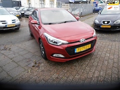 Hyundai i20 - 1.0 T-GDI Black Edition airco elek pak nap apk