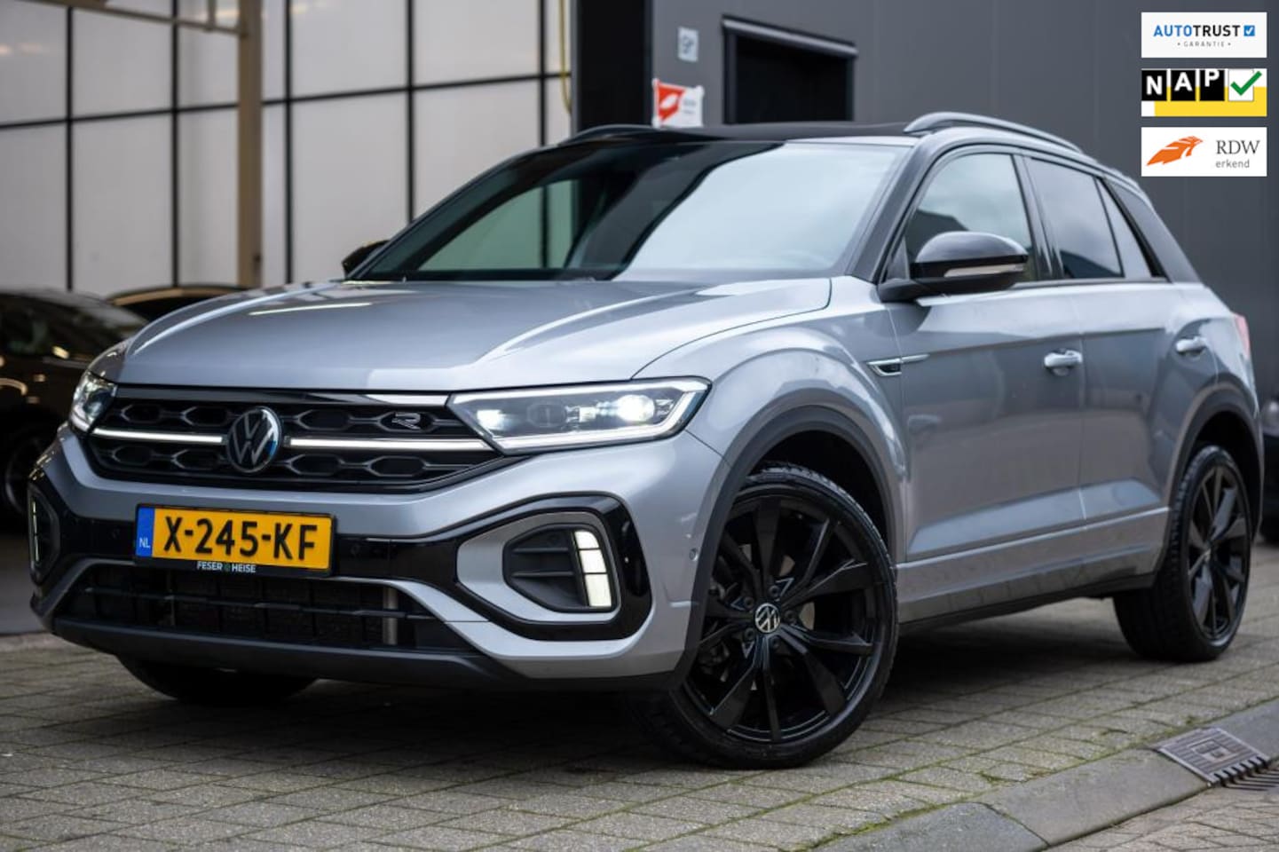 Volkswagen T-Roc - 1.5 TSI |PANO|R-LINE|MASSAGESTOELEN - AutoWereld.nl