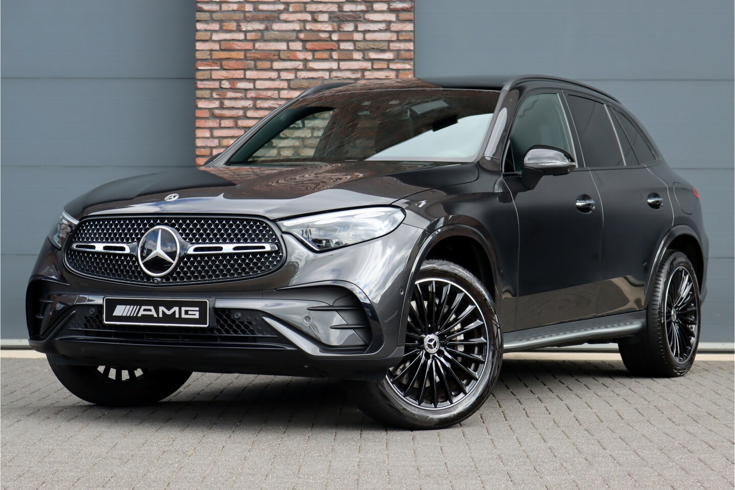 Mercedes-Benz GLC-klasse - 400e 4MATIC AMG Line Aut9 | Airmatic | Achterasbesturing | Distronic+ | Stoelventilatie | - AutoWereld.nl