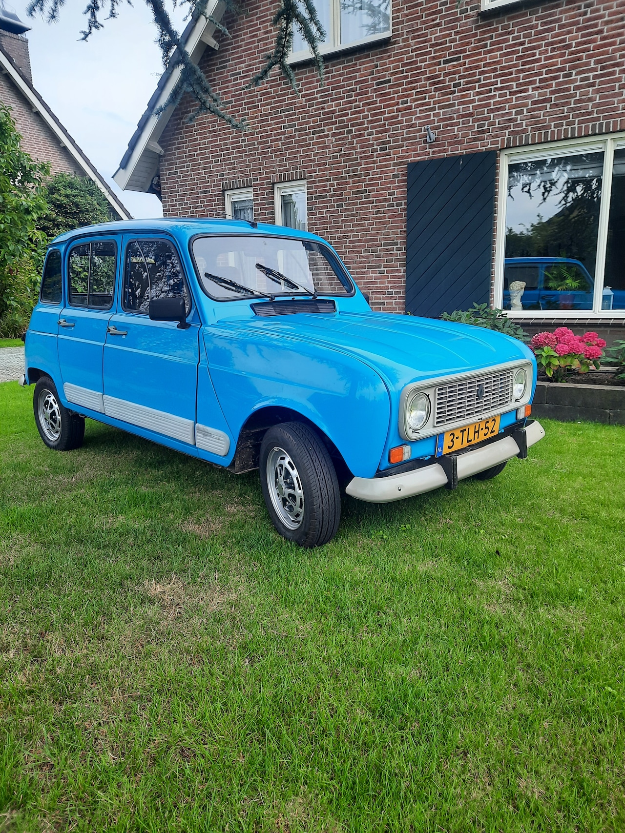 Renault 4 - R 4 GTL G.T.L. 1100 motor - AutoWereld.nl