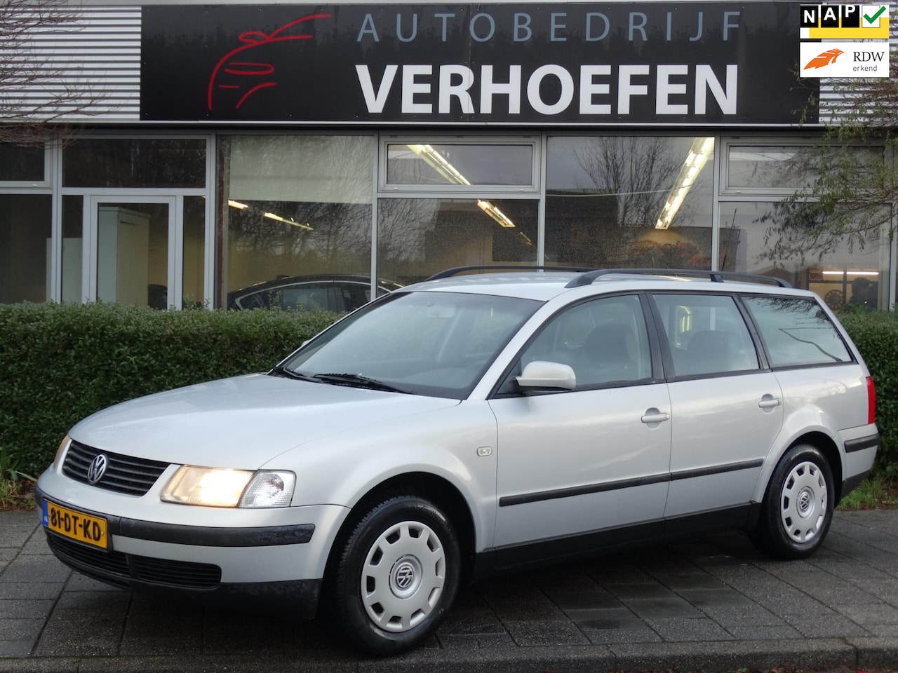 Volkswagen Passat Variant - 1.8-5V Trendline - 20/11/2025 APK - CRUISE / CLIMATE CONTR - TREKHAAK !! - AutoWereld.nl