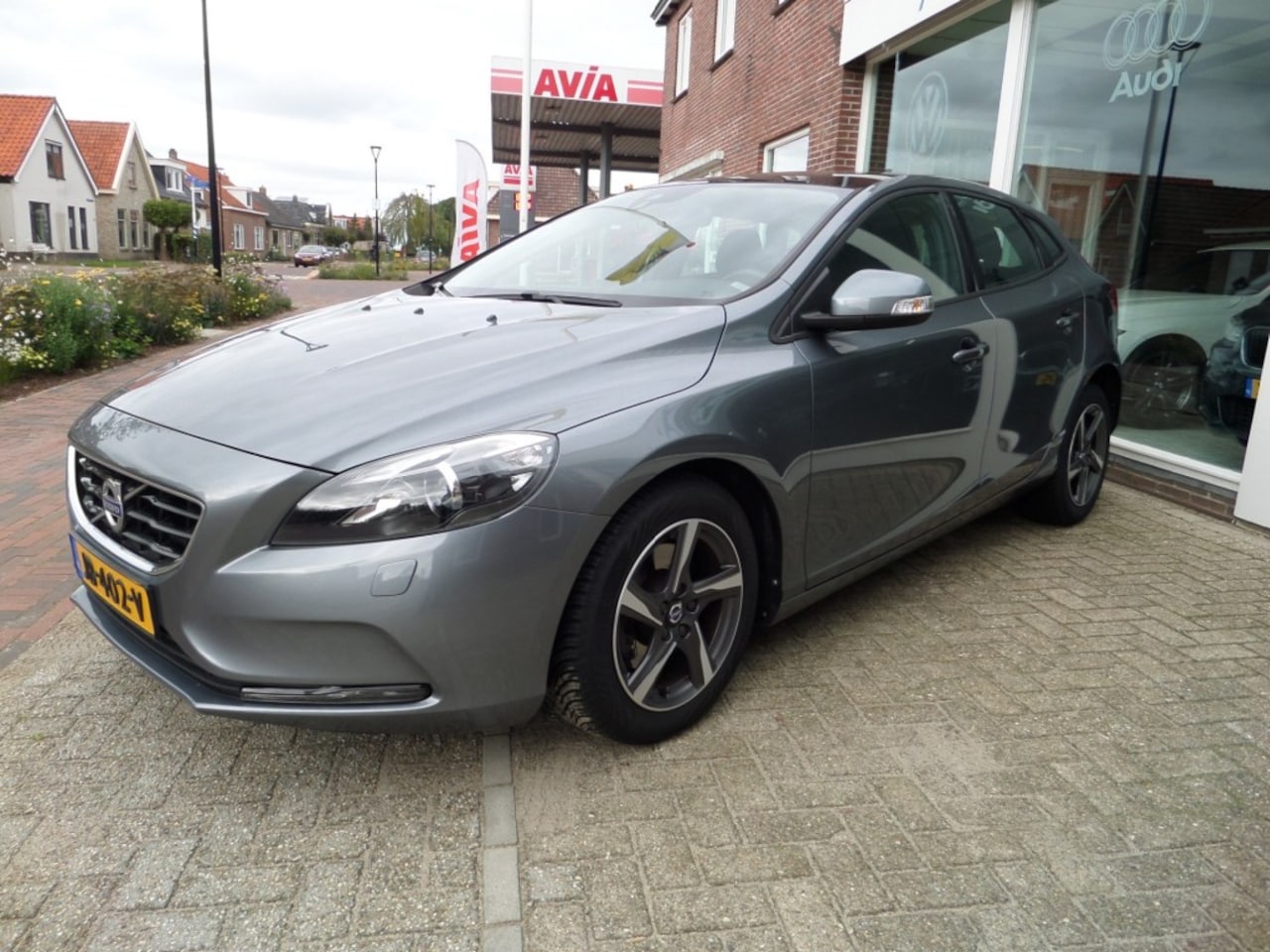 Volvo V40 - 1.6   Panoramadak  Navi etc. - AutoWereld.nl