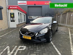 Volvo V60 - T3 R-Design - navigatie - blis - trekhaak - slechts 145dkm ( N