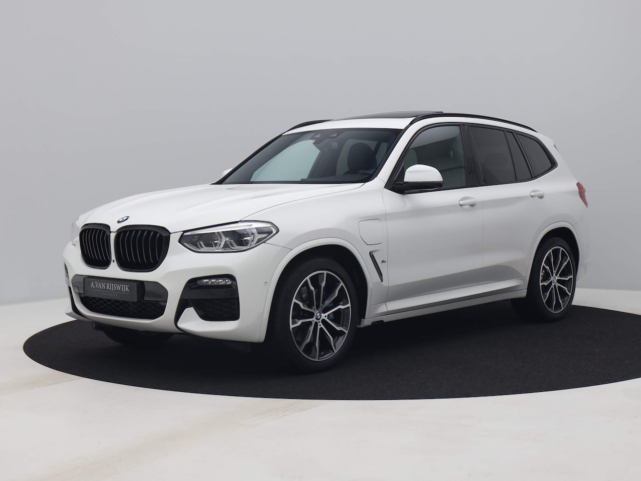 BMW X3 - xDrive30e High Executive M-Sport | PANO | 360º | KEYLESS - AutoWereld.nl