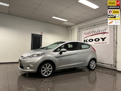 Ford Fiesta - 1.25 Ghia * Airco-ecc / Cruise control / Parkeersensoren / NL Auto