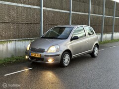 Toyota Yaris - 1.3 VVT-i Luna NAP|LAGEKM|AIRCO|APK