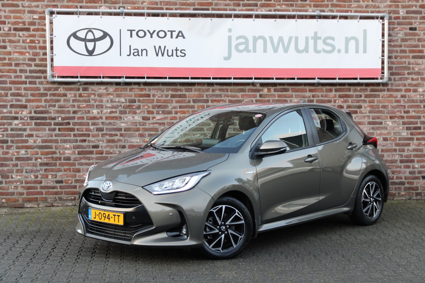 Toyota Yaris - 1.5 Hybrid Dynamic + PDC V+A - AutoWereld.nl