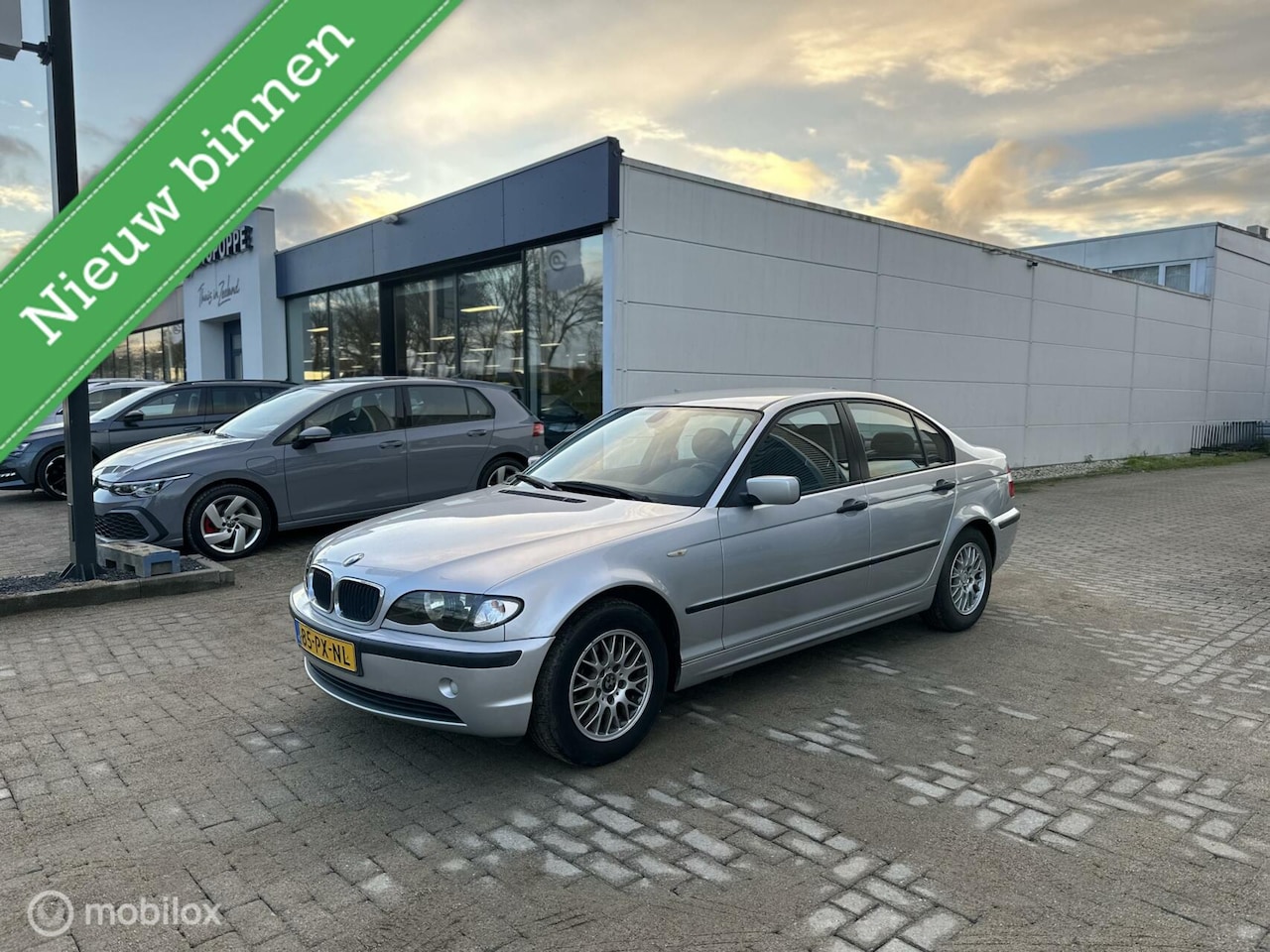 BMW 3-serie - 316i Special Edition navigatie Airco Cruise NAP - AutoWereld.nl