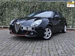 Alfa Romeo Giulietta - 1.4 T Distinctive APK Airco Cruise Sport Velgen