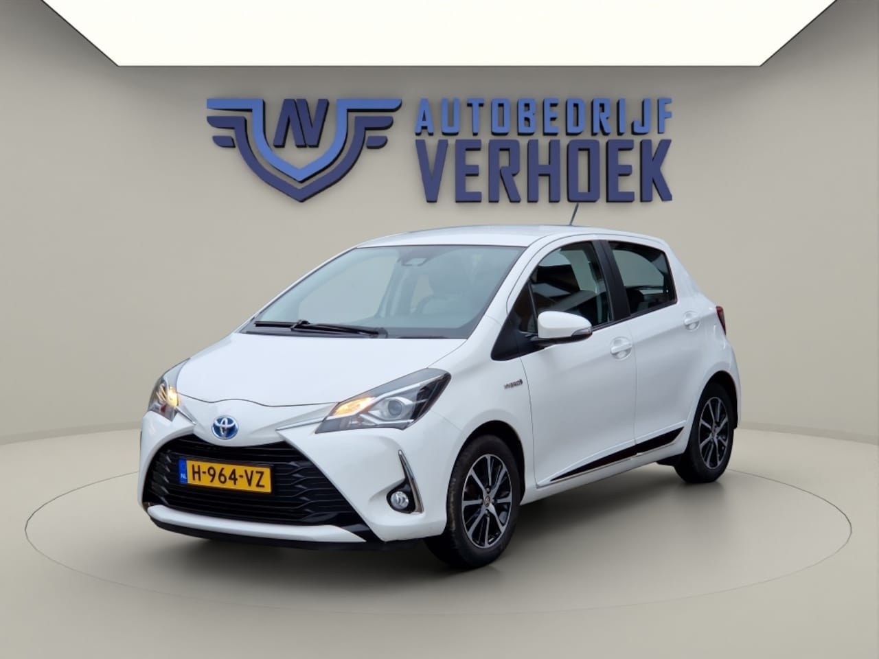 Toyota Yaris - 1.5 Hybrid Design Clima - Camera - Cruise Control - AutoWereld.nl