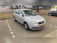 Volkswagen Polo - 1.2-12V Optive 5drs airco