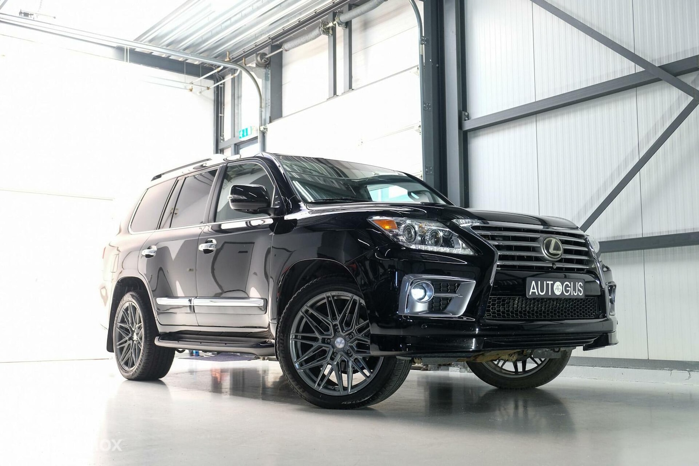 Lexus LX - 570 5.7 V8 389 pk | 8 persoons | Mark Levinson | luchtvering | unieke auto! - AutoWereld.nl