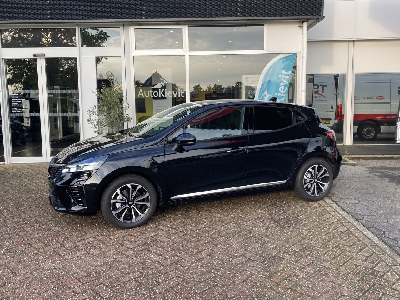 Renault Clio - 1.6 E-Tech Full Hybrid 145 Techno - Demo - Pack Navigation - Pack Winter - AutoWereld.nl