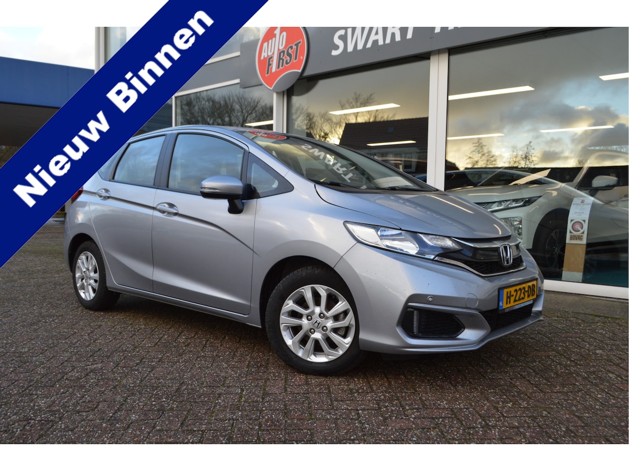 Honda Jazz - 1.3 i-VTEC Comfort Automaat | NL auto | Navi | Cruise C. - AutoWereld.nl