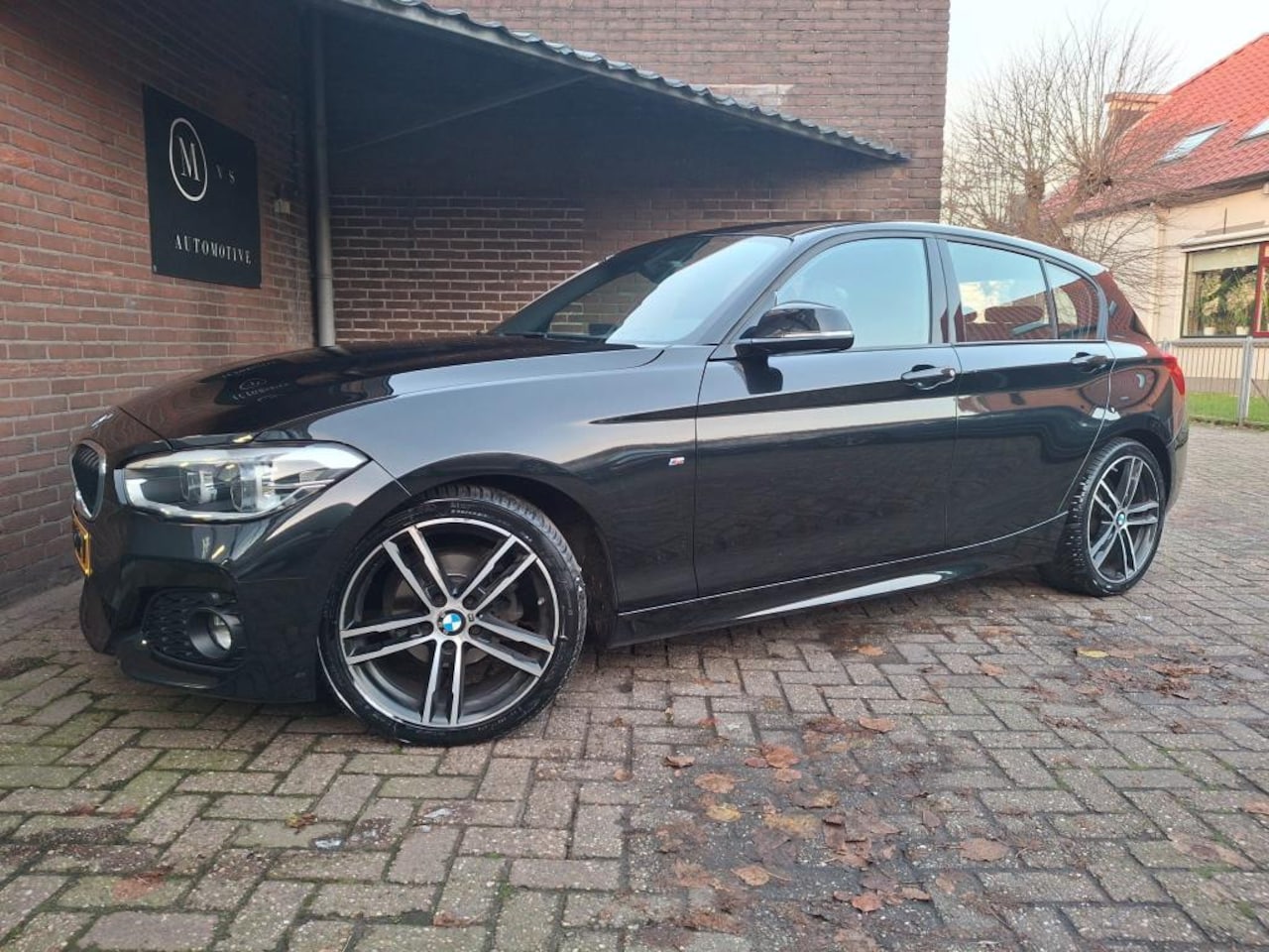 BMW 1-serie - 118i M Sport Edition 136PK Navigatie / Apple Carplay / Lederen Bekleding / Cruise Controle - AutoWereld.nl